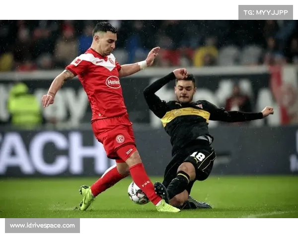 德甲历史经典对决回顾：激烈碰撞与难忘瞬间再现